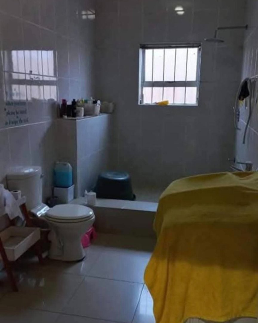  Bedroom Property for Sale in Highlands Estate Western Cape